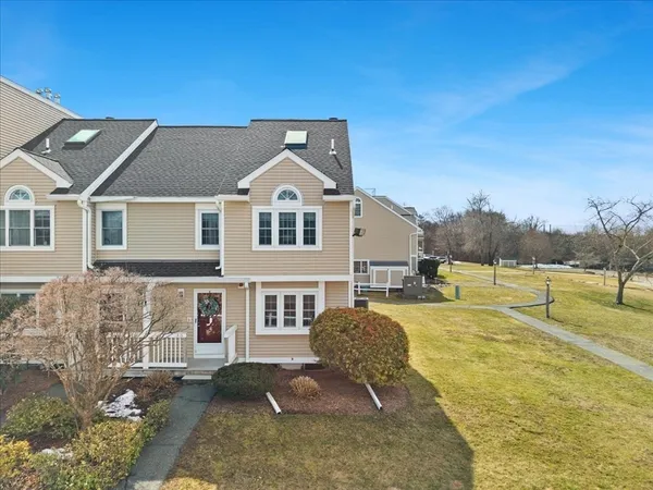 $419,000 | 1316 Carriage Lane, Unit 1316, Taunton, MA 02780