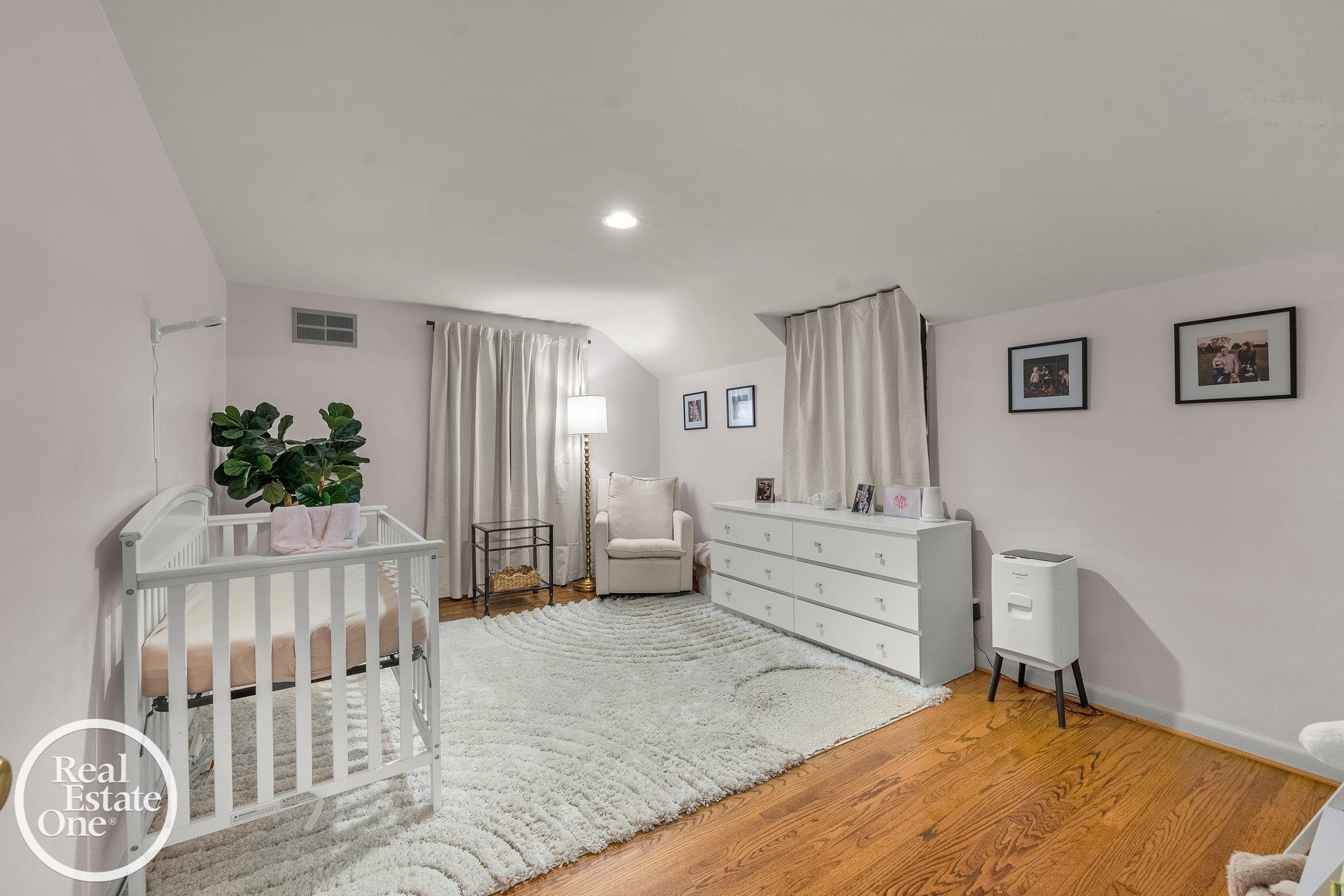 90 Colonial Road Grosse Pointe, MI 48236 - Photo 25 of 49 50213312-3026bfb4-a7f8-4130-b748-3f3ee183a5c6.JPG