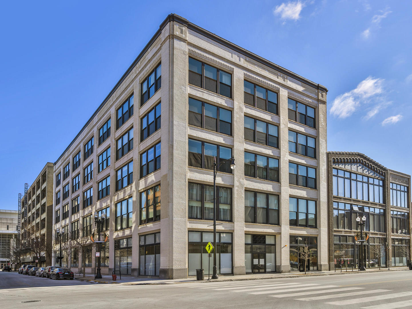 2303 South Michigan Avenue, Unit 305 Chicago, IL 60616 - Photo 2 of 22 a front view of a building
