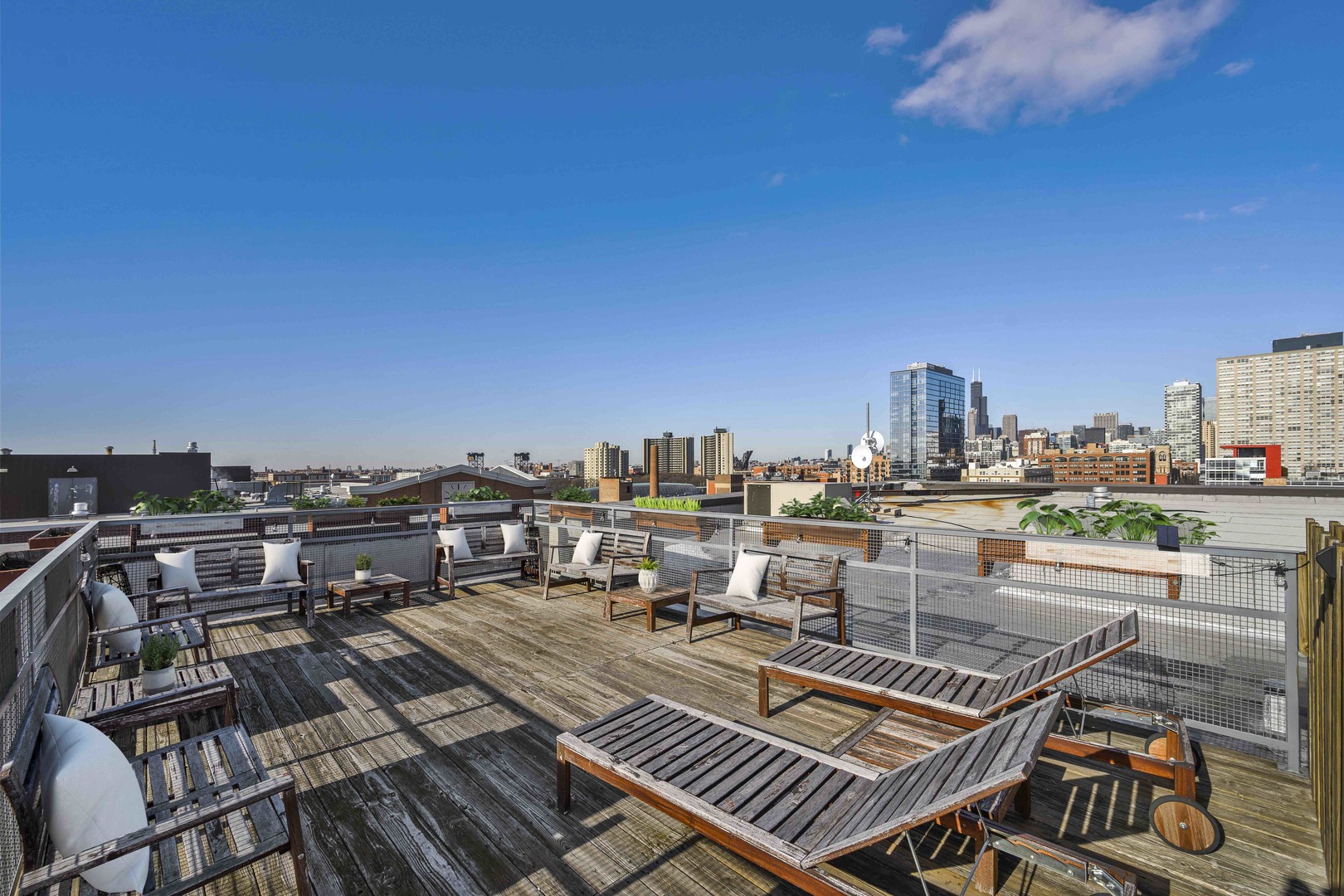 2303 South Michigan Avenue, Unit 305 Chicago, IL 60616 - Photo 21 of 22 a view of a terrace with seating area