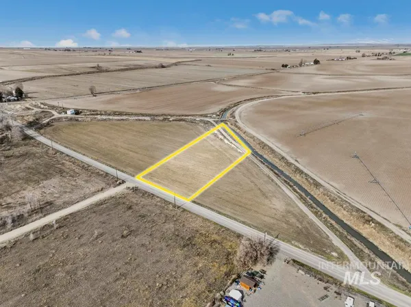 $120,000 | 3 300 South Road, Paul, ID 83347