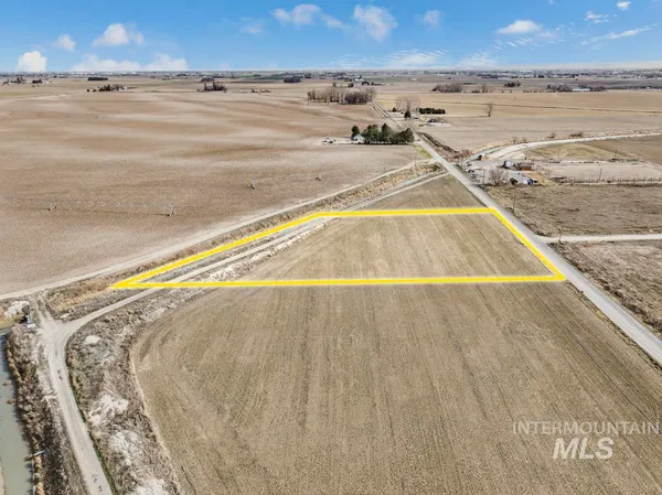 $120,000 | 3 300 South Road, Paul, ID 83347
