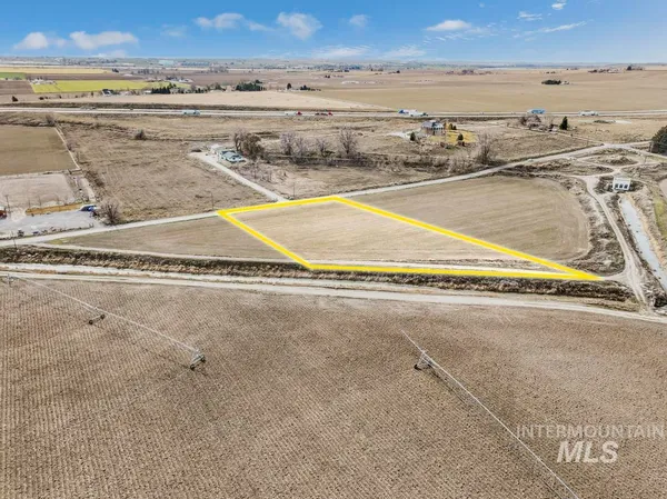 $120,000 | 3 300 South Road, Paul, ID 83347