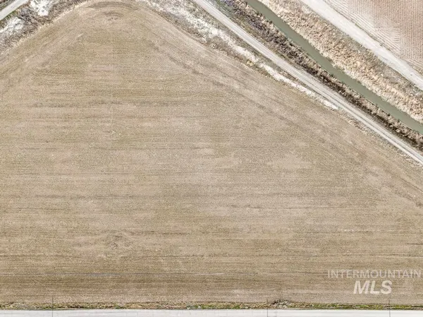 $120,000 | 3 300 South Road, Paul, ID 83347