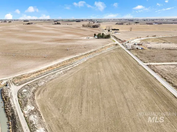 $120,000 | 3 300 South Road, Paul, ID 83347