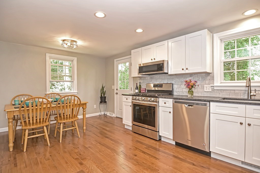 129 Dover Road, Unit 129 Millis, MA 02054 - Photo 4 of 42 Gallery Image 4