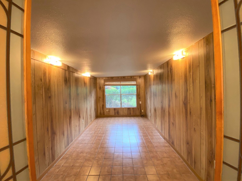 5502 Honey Dew Terrace Austin, TX 78749 - Photo 10 of 18 a view of gallery with window