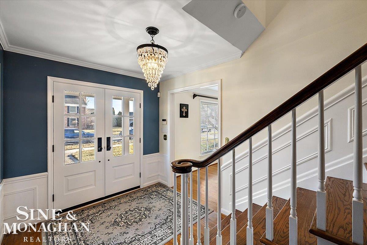 595 Thorntree Road Grosse Pointe Woods, MI 48236 - Photo 3 of 64