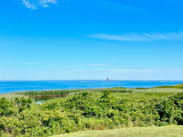 $2,500,000 | 721 Corn Neck Road, Block Island, RI 02807