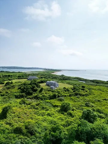 $2,500,000 | 721 Corn Neck Road, Block Island, RI 02807