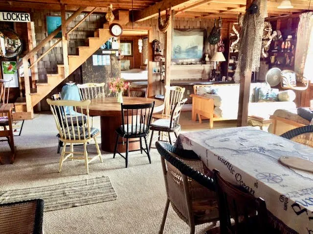 $2,500,000 | 721 Corn Neck Road, Block Island, RI 02807