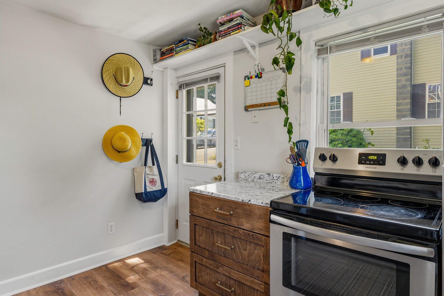 4 Halstead Street Kittery, ME 03904 - Photo 12 of 30 seacoastrephoto-12 (7)
