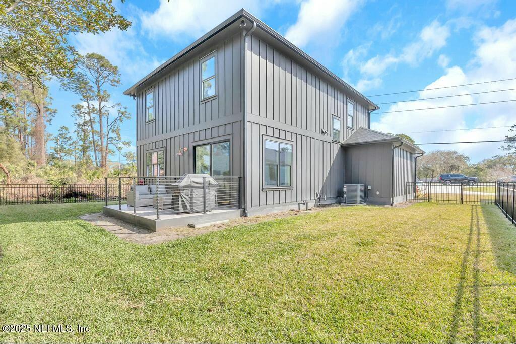 564 A1A North Ponte Vedra Beach, FL 32082 - Photo 11 of 34 a view of a house with backyard and sitting area