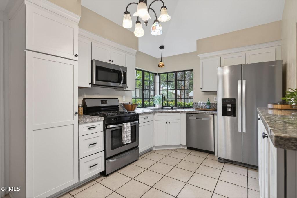3720 Via Pacifica Walk Oxnard, CA 93035 - Photo 12 of 37 13-web-or-mls-Upmarket Media-3720ViaP050