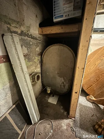 a view of a storage & utility room