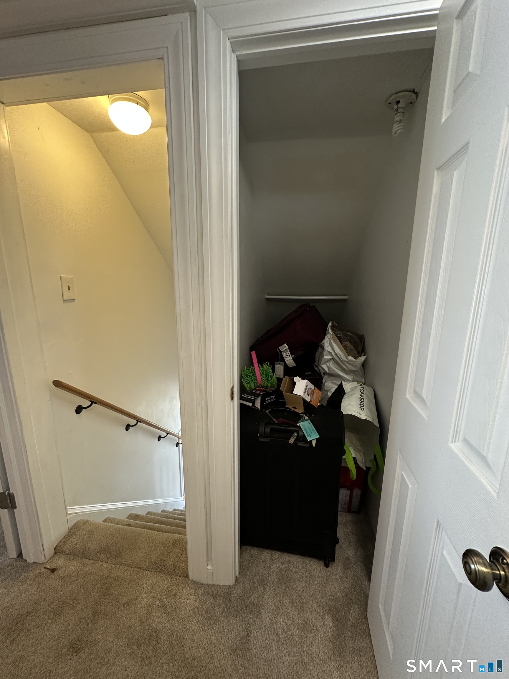 1031 Meriden Road Waterbury, CT 06705 - Photo 6 of 30