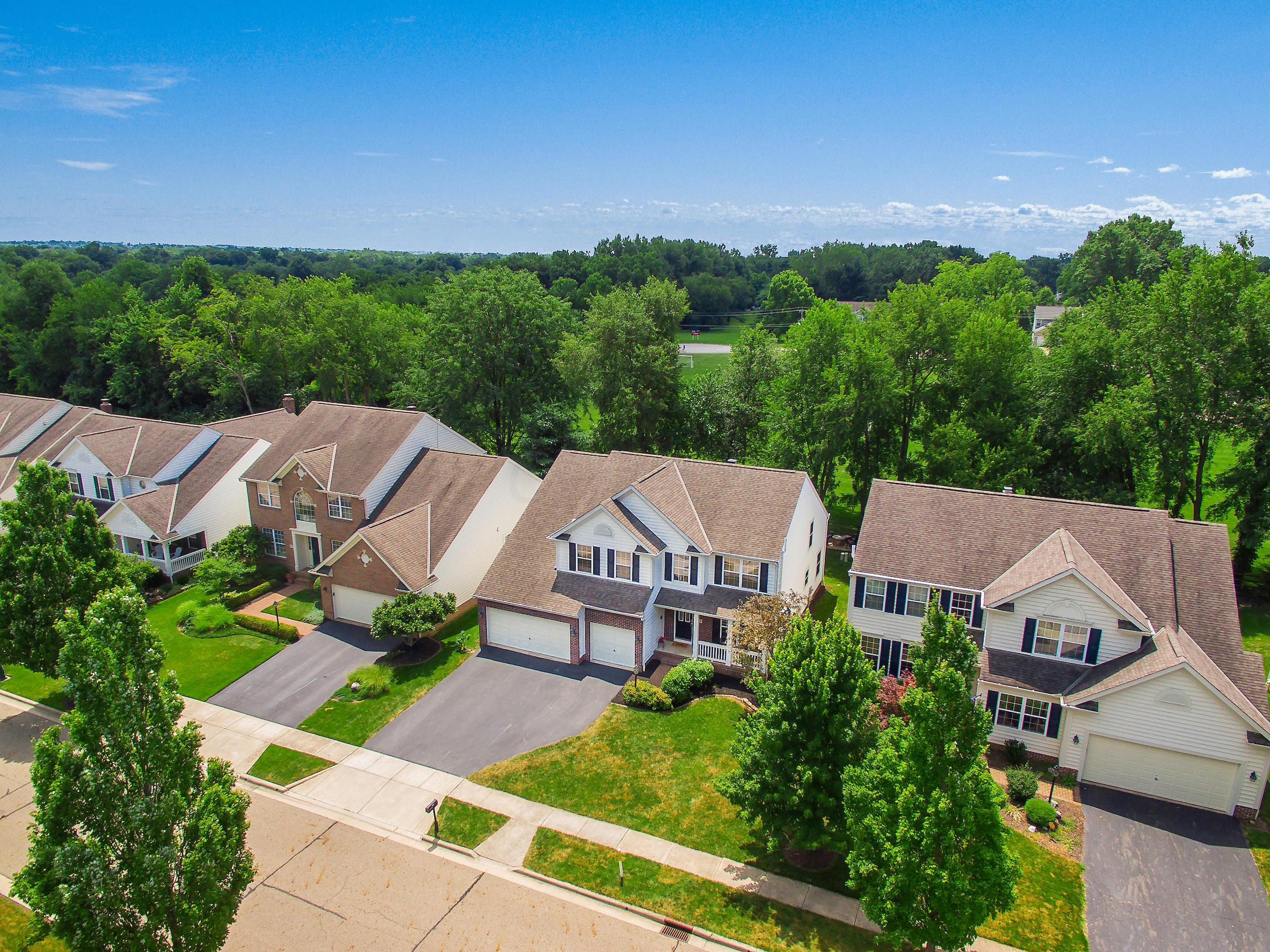 155 Rivers Edge Way Columbus, OH 43230 - Photo 2 of 36