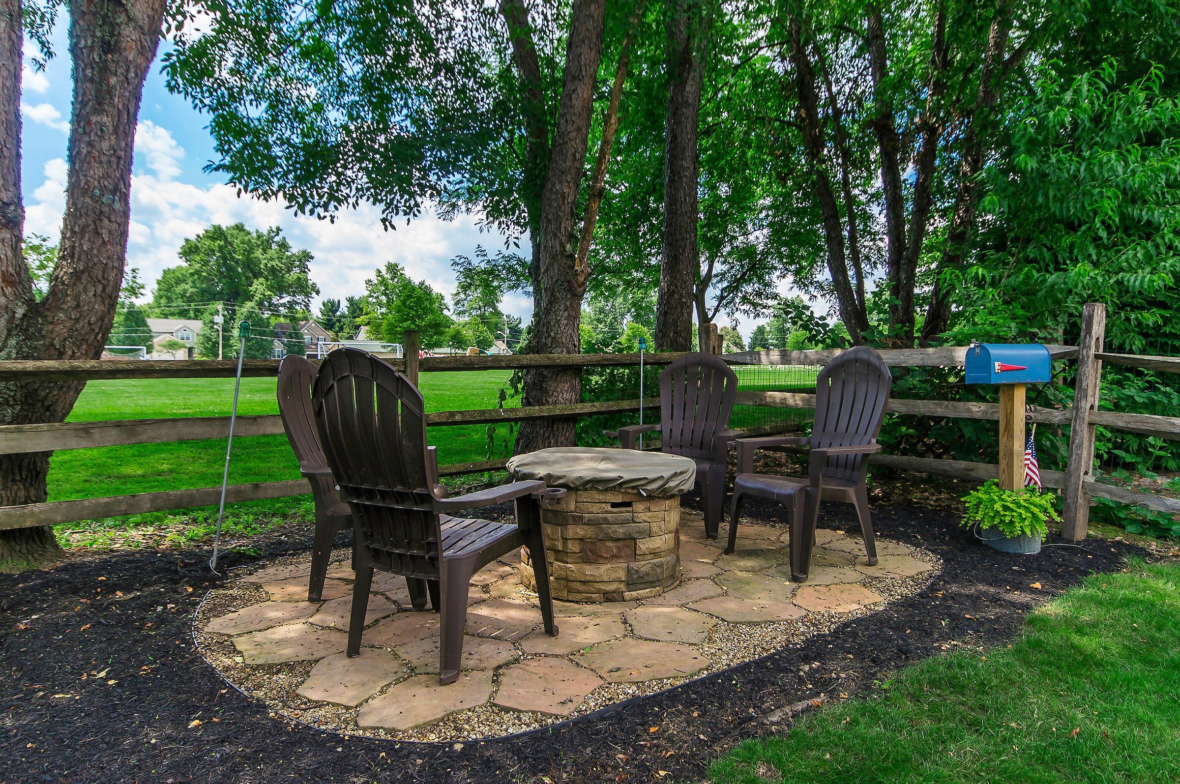 155 Rivers Edge Way Columbus, OH 43230 - Photo 4 of 36