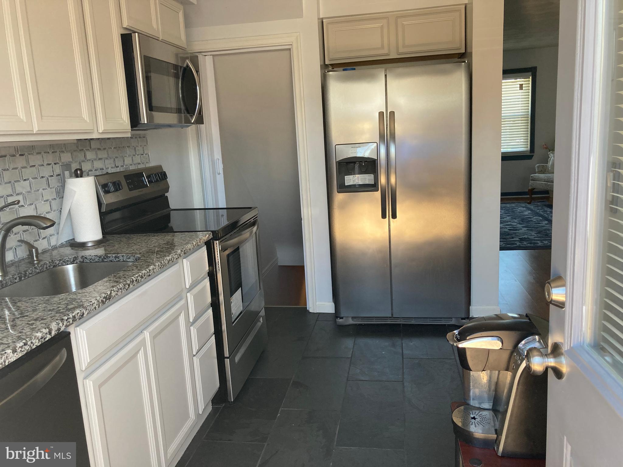 2211 Graythorn Road Baltimore, MD 21220 - Photo 5 of 16