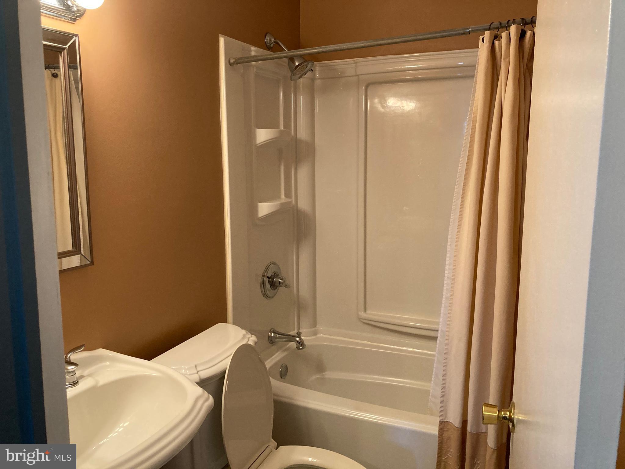 2211 Graythorn Road Baltimore, MD 21220 - Photo 9 of 16