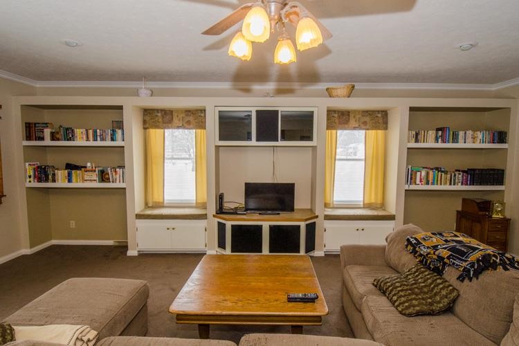 12447 Dunn Road Mishawaka, IN 46545 - Photo 4 of 27 Gallery Image 4
