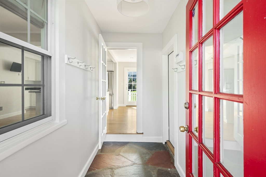 19 Lantern Lane Milton, MA 02186 - Photo 14 of 39