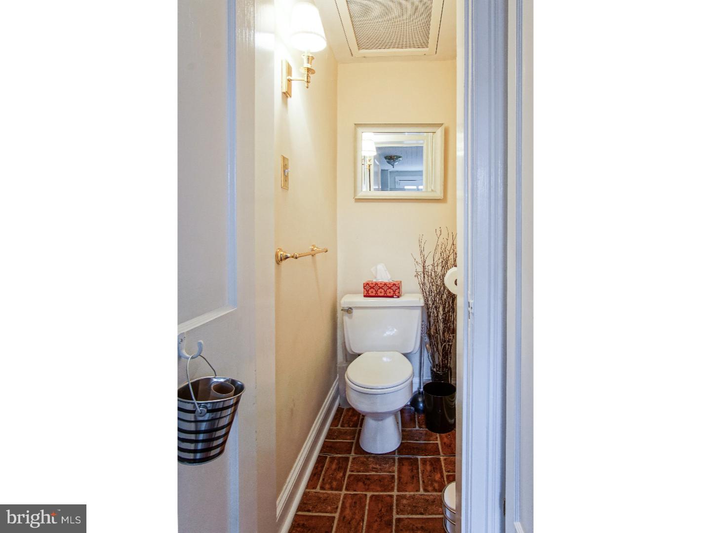 104 Hilltop Road Philadelphia, PA 19118 - Photo 10 of 25 Gallery Image 10