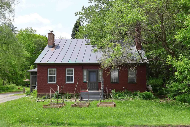 $425,000 | 3 Mace Hill Road, Hartland, VT 05048