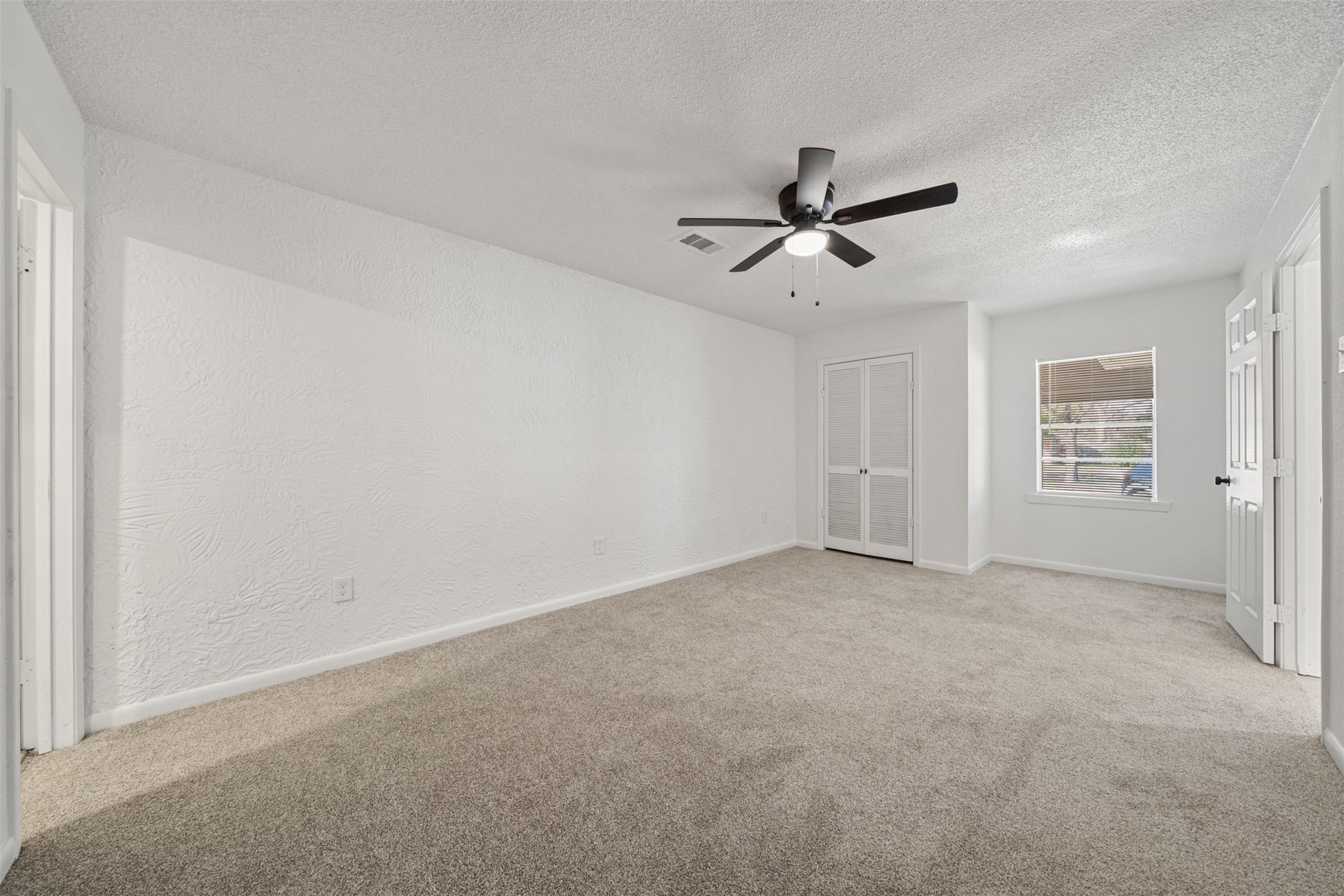 4601 West 43rd Street Houston, TX 77092 - Photo 17 of 40 wooden floor in an empty room