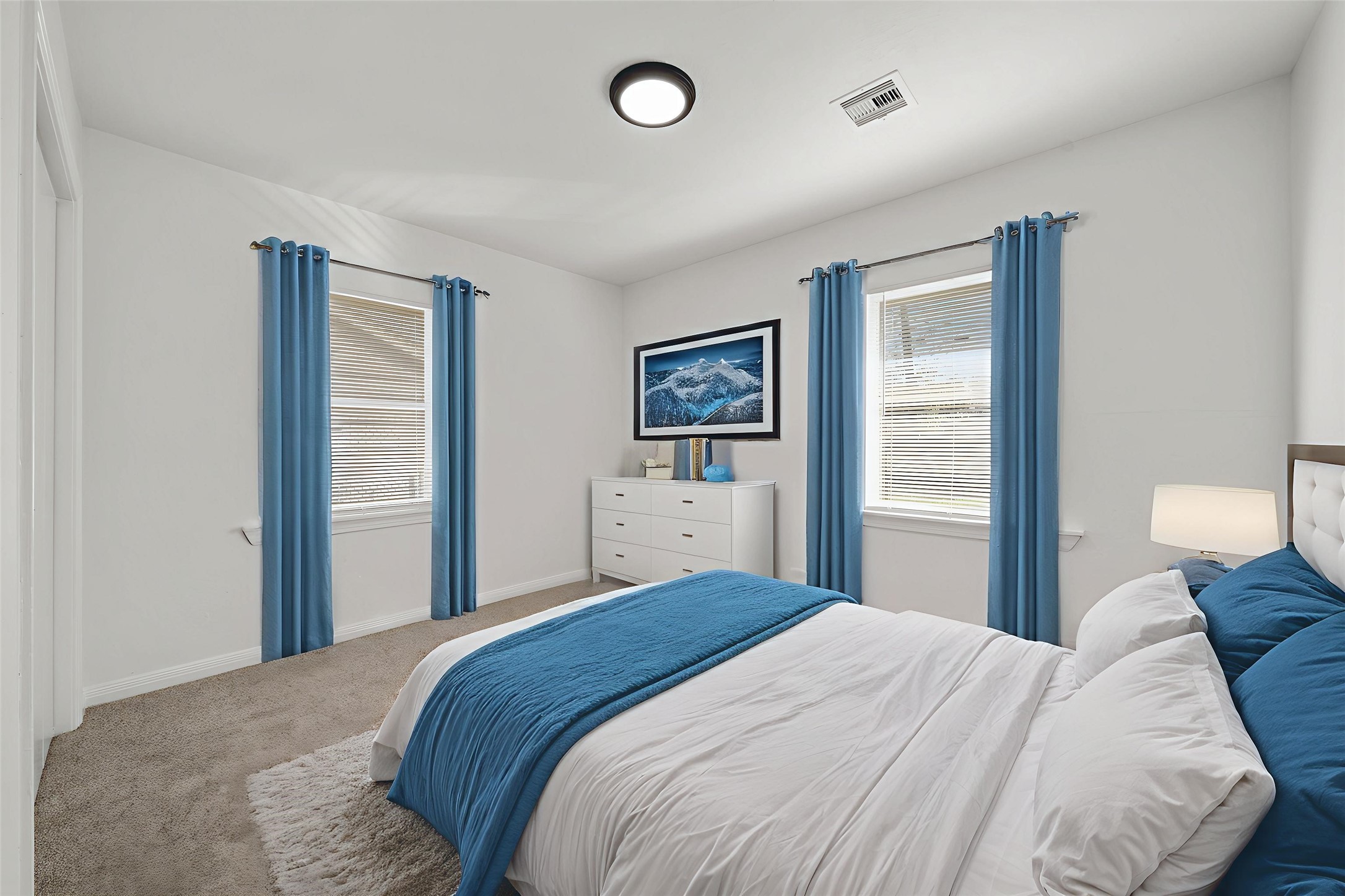 4601 West 43rd Street Houston, TX 77092 - Photo 23 of 40 a bedroom with a bed and a window