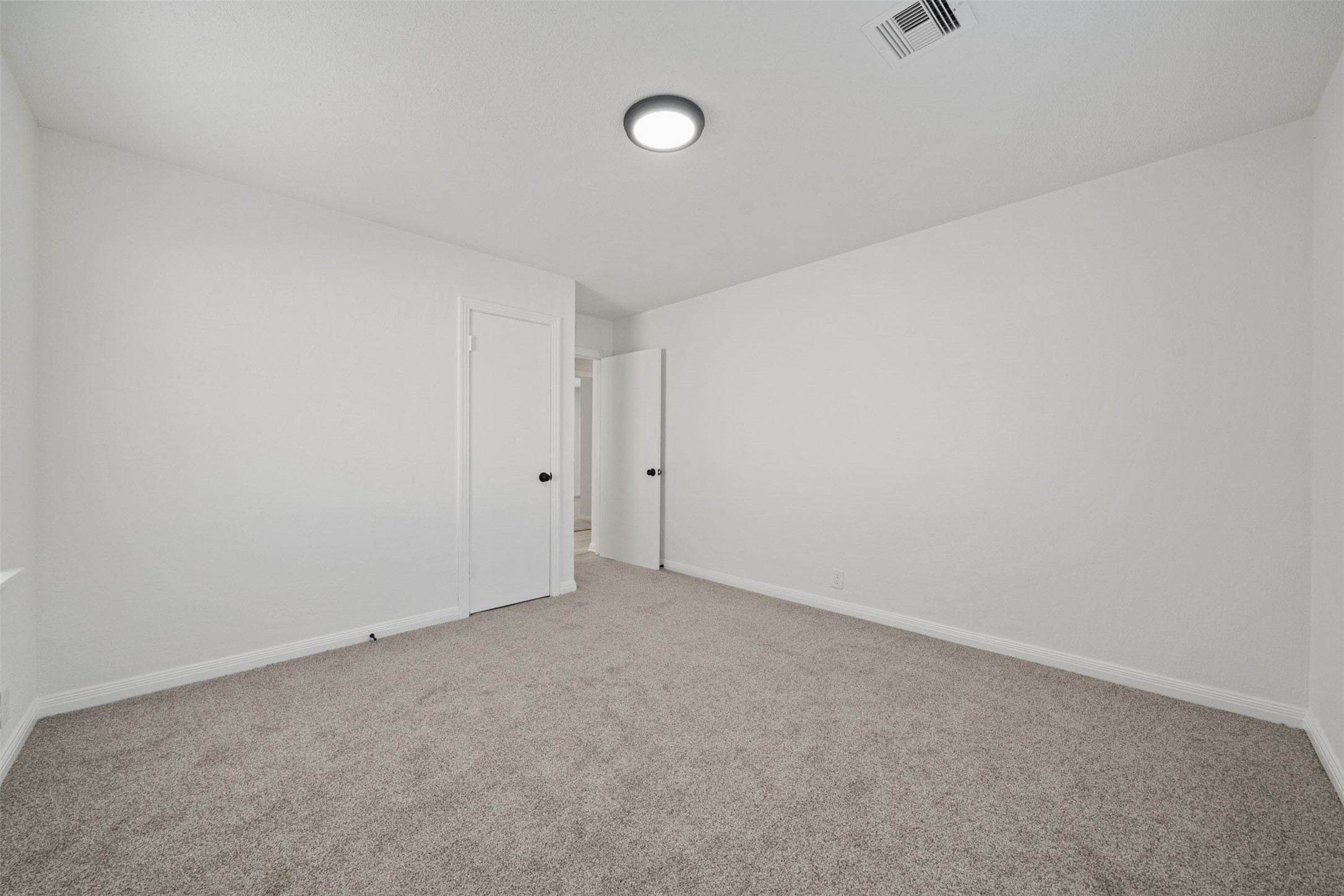 4601 West 43rd Street Houston, TX 77092 - Photo 26 of 40 a view of room