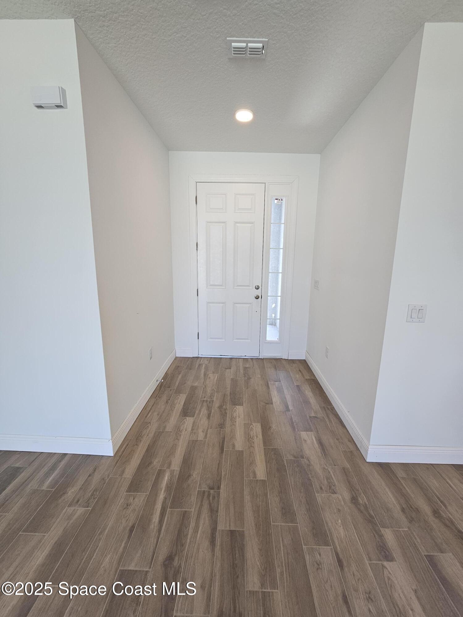 2993 Fears Road Southeast Palm Bay, FL 32909 - Photo 13 of 38 Foyer_151724