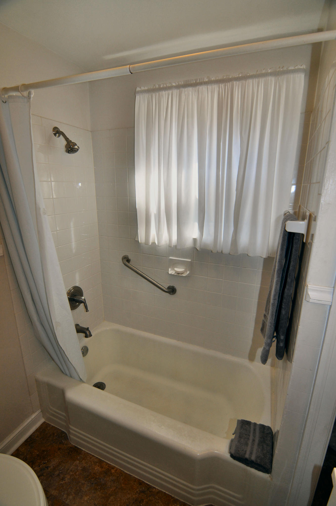 7945 Barrens Road Roanoke, VA 24019 - Photo 14 of 37 Master Bath