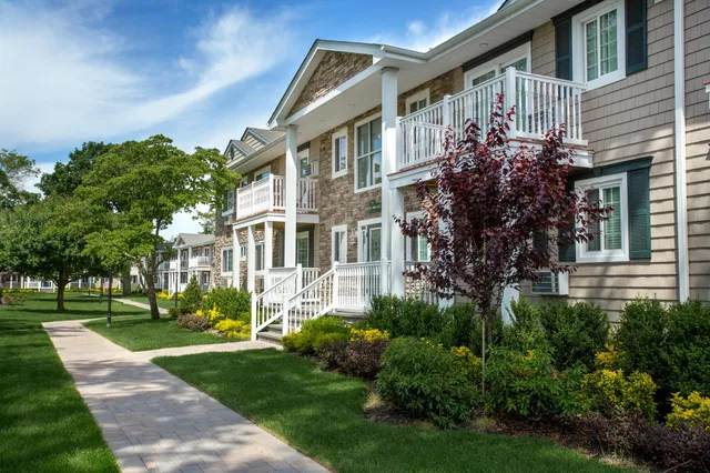 $2,845 | 234 River Avenue, Unit 93, Patchogue, NY 11772