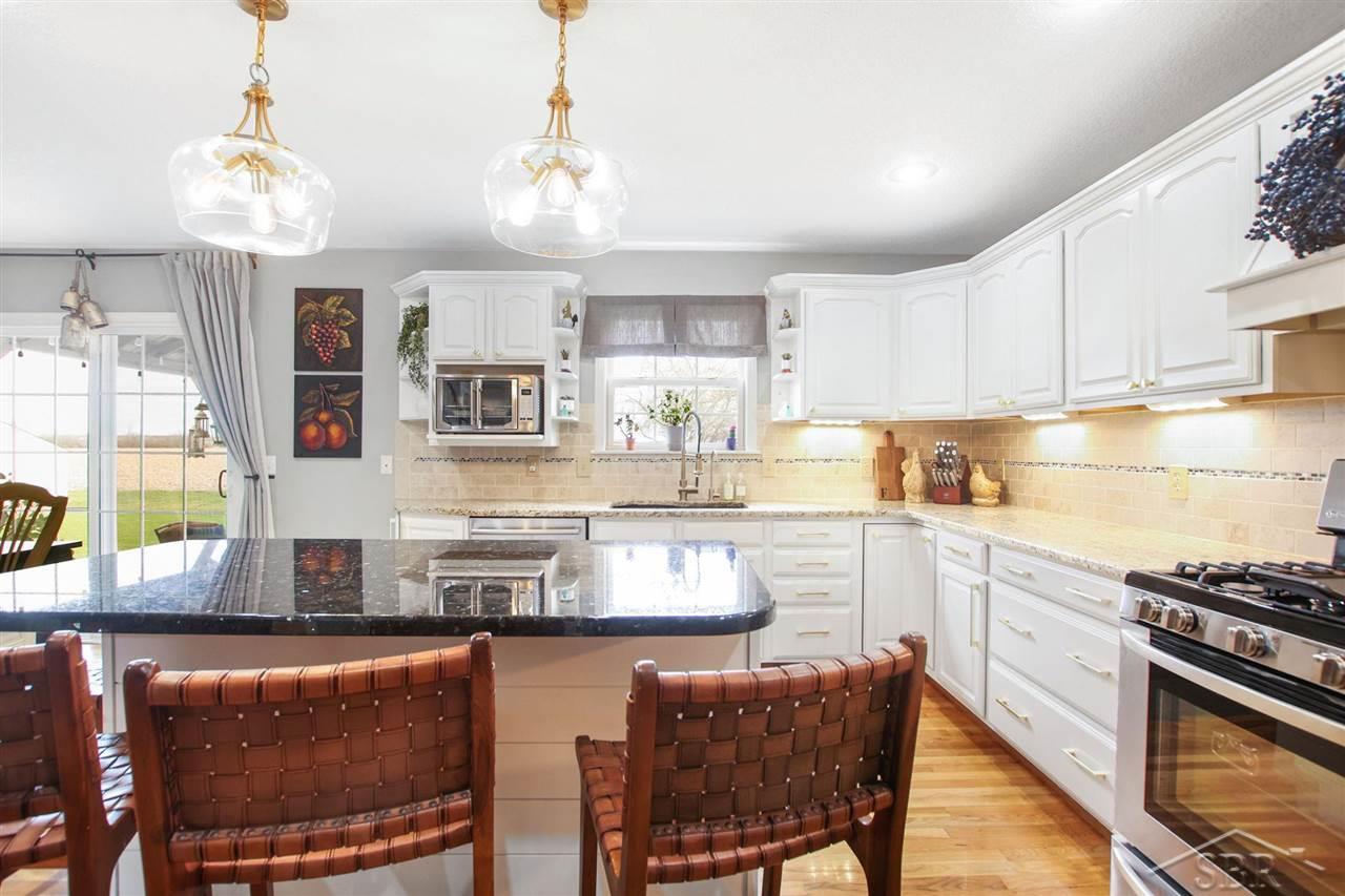 6320 Rockingham Place Saginaw, MI 48603 - Photo 8 of 40 50072299-7.JPG