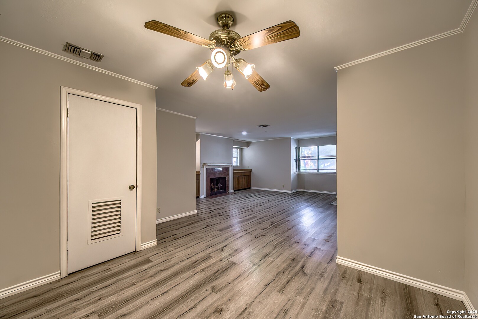 7738 Chambers Road, Unit 1102 San Antonio, TX 78229 - Photo 6 of 26 Gallery Image 6