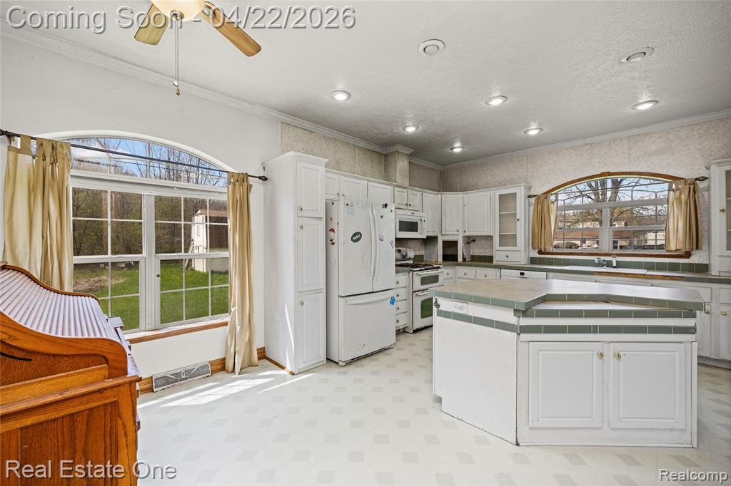 26996 Sumpter Road Belleville, MI 48111 - Photo 11 of 32
