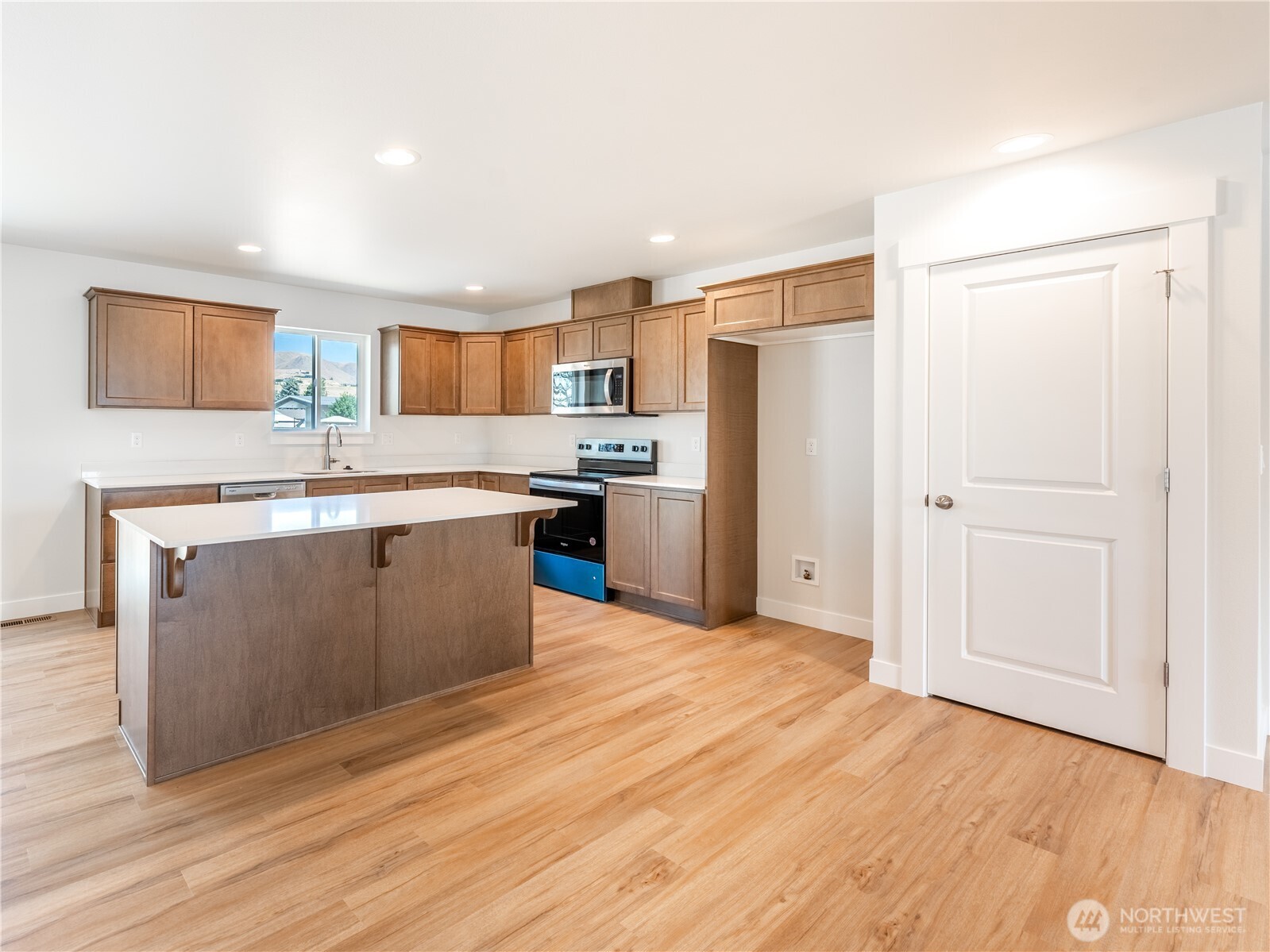 86 Salmon Drive Wenatchee, WA 98801 - Photo 5 of 28