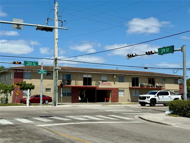 $2,400 | 30 East 39th Street, Unit 217, Hialeah, FL 33013