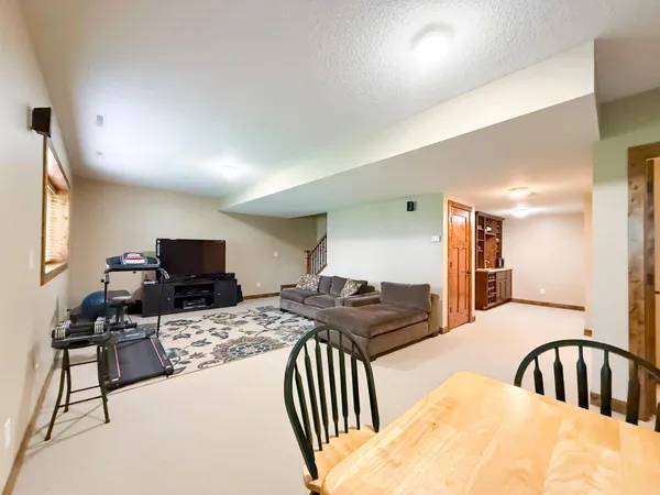 $780,000 | 2915 Lake Vista Drive Northwest, Rochester, MN 55901