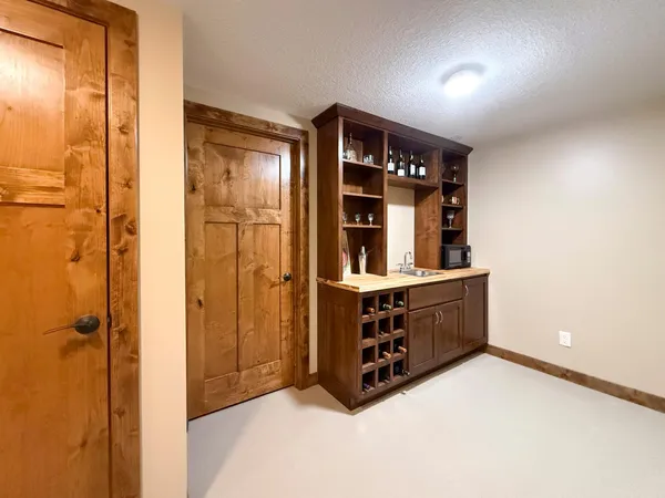 $780,000 | 2915 Lake Vista Drive Northwest, Rochester, MN 55901