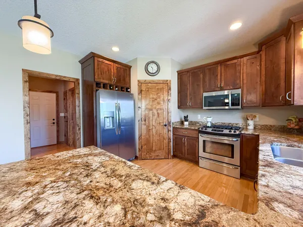 $780,000 | 2915 Lake Vista Drive Northwest, Rochester, MN 55901