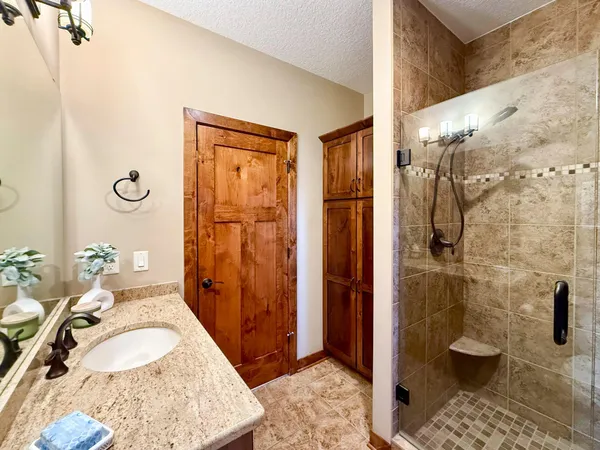 $780,000 | 2915 Lake Vista Drive Northwest, Rochester, MN 55901