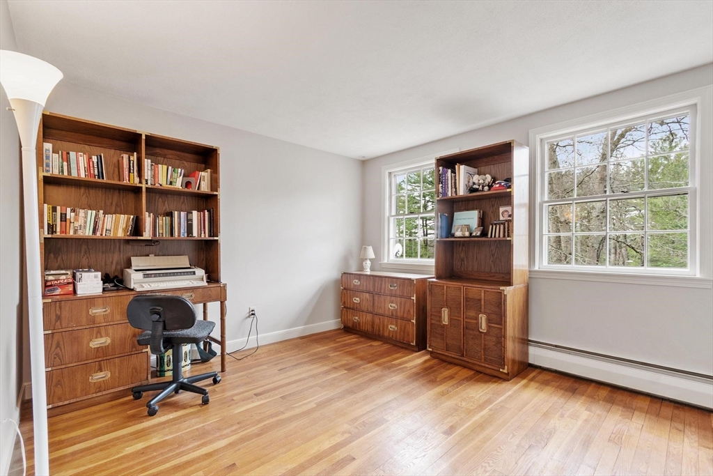 31 Old Stagecoach Road Bedford, MA 01730 - Photo 19 of 37