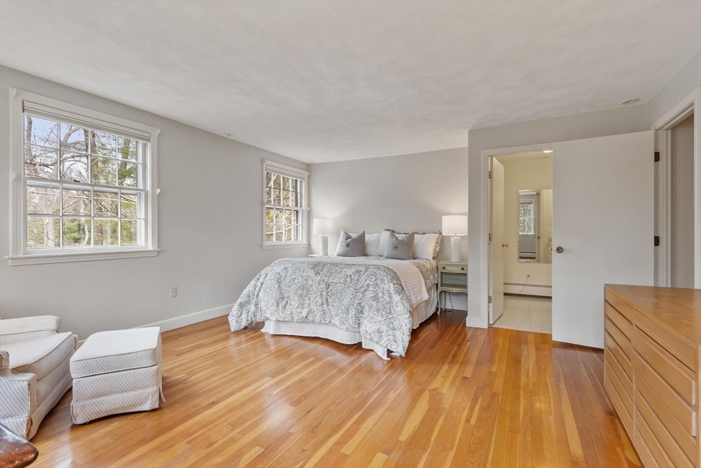 31 Old Stagecoach Road Bedford, MA 01730 - Photo 20 of 37
