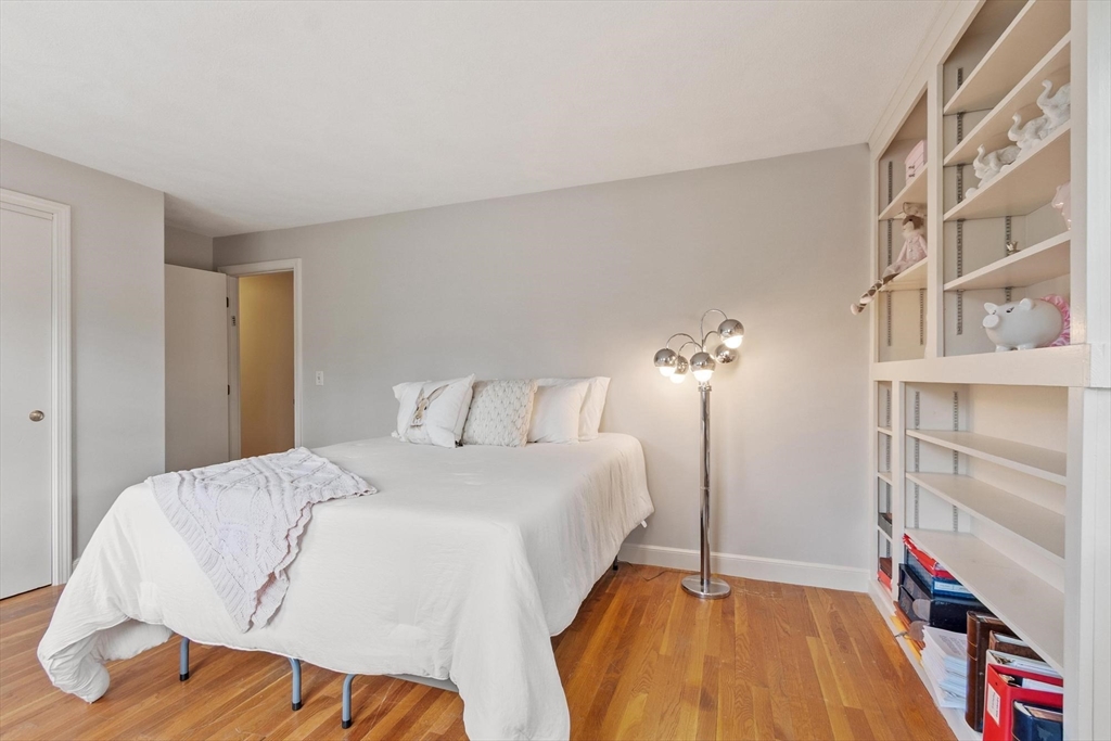 31 Old Stagecoach Road Bedford, MA 01730 - Photo 23 of 37