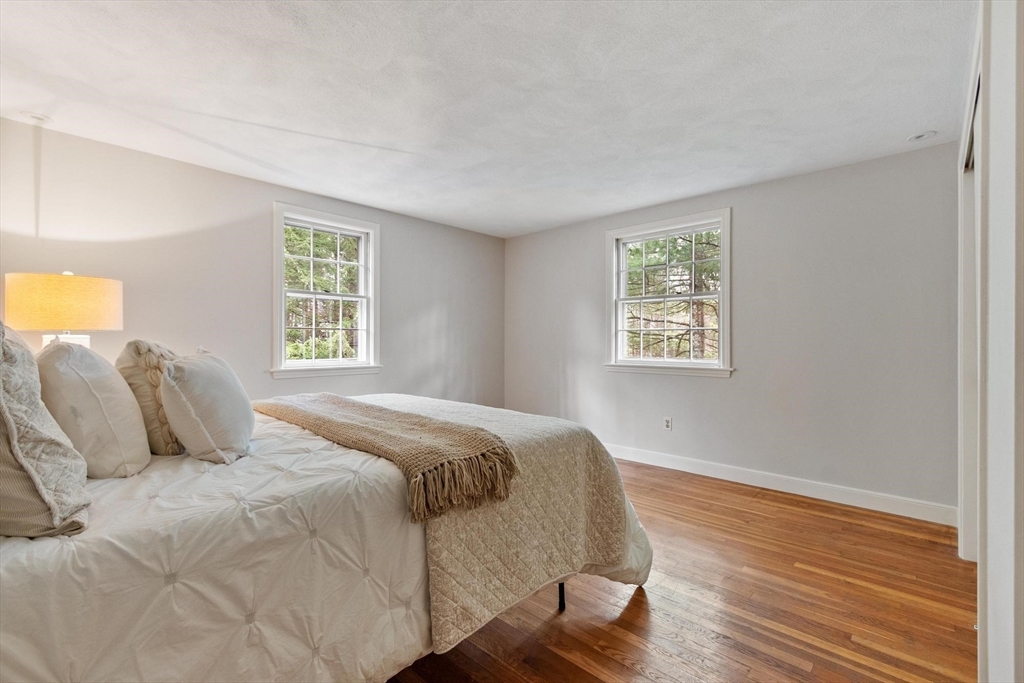 31 Old Stagecoach Road Bedford, MA 01730 - Photo 24 of 37
