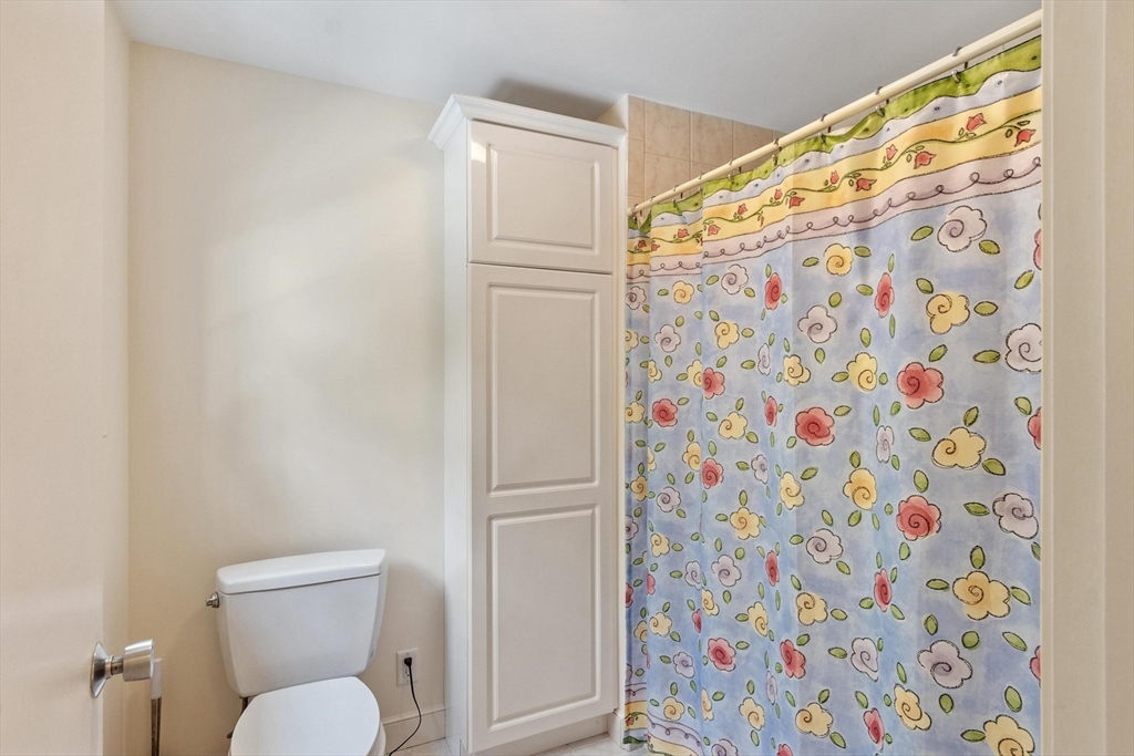 31 Old Stagecoach Road Bedford, MA 01730 - Photo 26 of 37