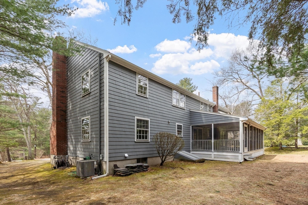 31 Old Stagecoach Road Bedford, MA 01730 - Photo 29 of 37