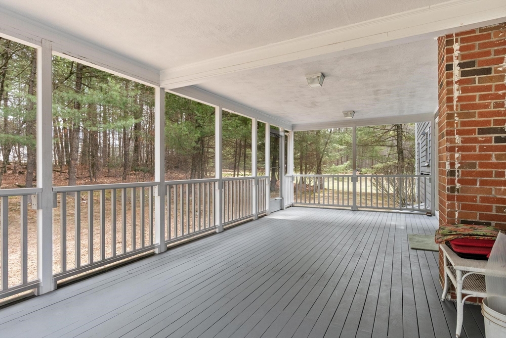31 Old Stagecoach Road Bedford, MA 01730 - Photo 31 of 37